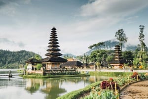 bali-pagoda-indonesia-768x512